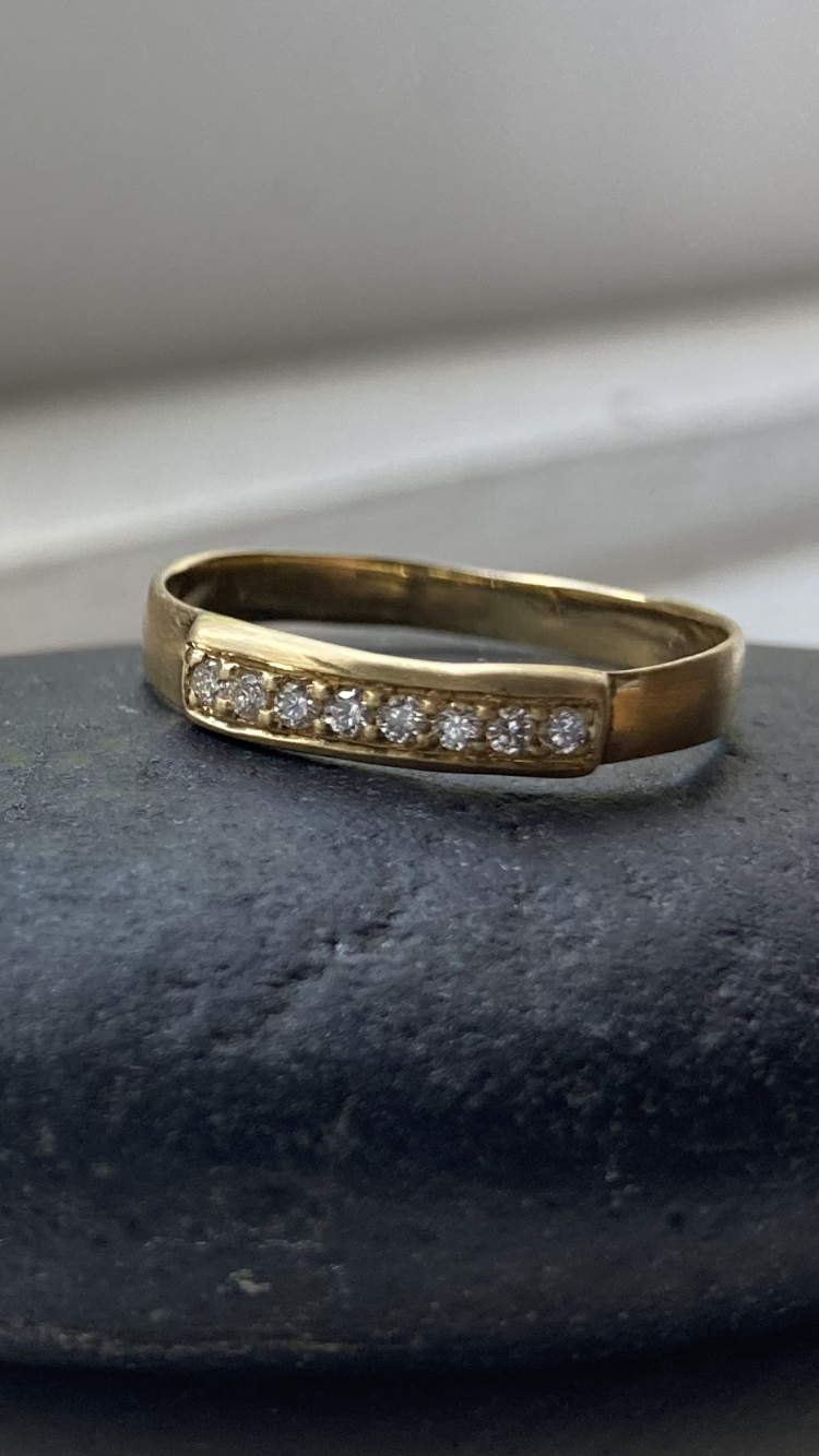 G-BAND w/ WHITE DIAMONDS