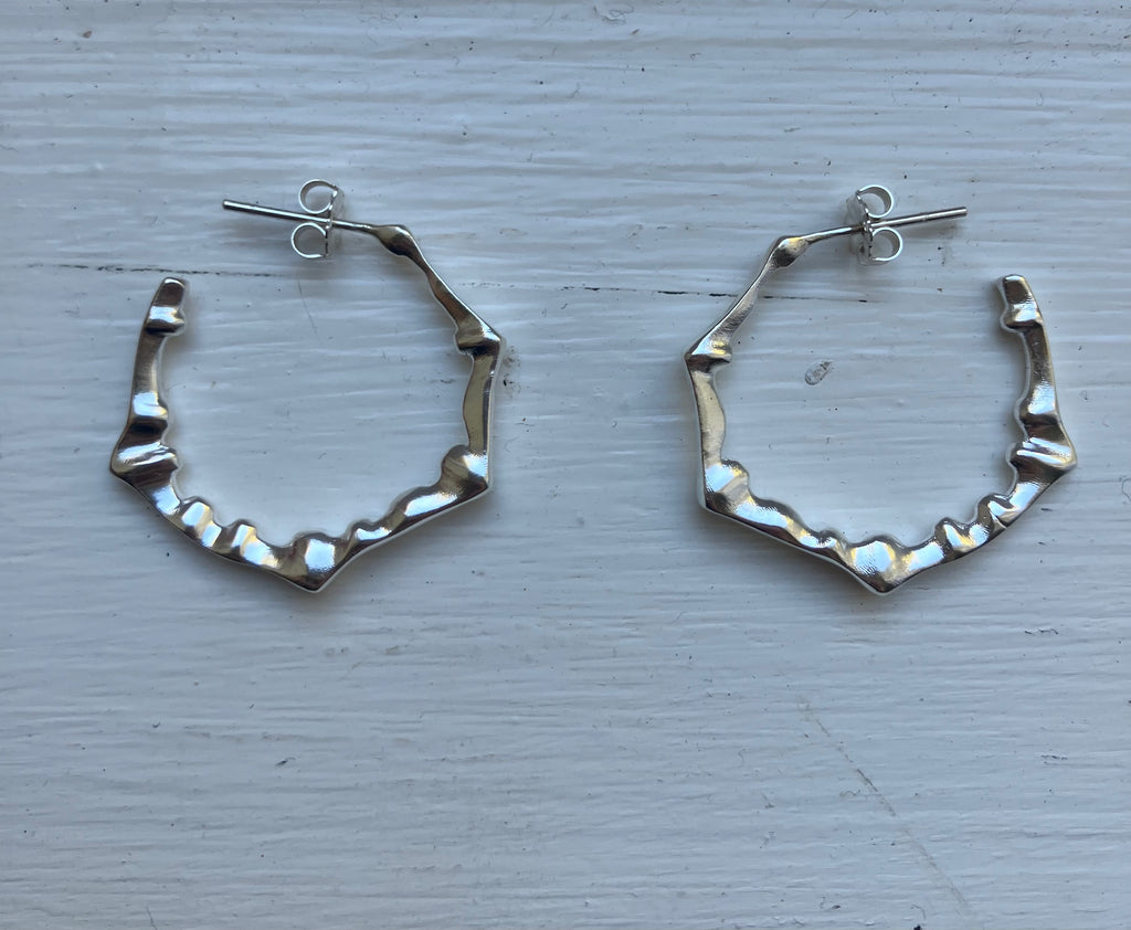 SILVER PEPPER HOOPS
